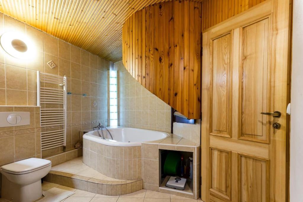 Rooftop 180M2 Loft With Private Sauna, Bratislava Eksteriør bilde