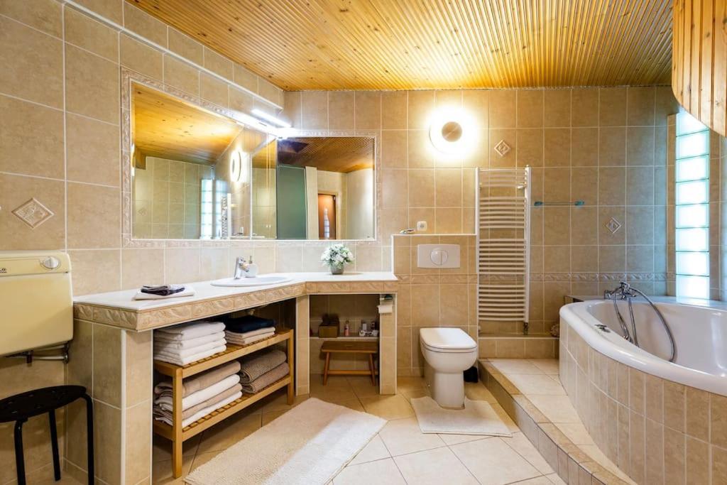 Rooftop 180M2 Loft With Private Sauna, Bratislava Eksteriør bilde